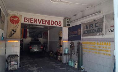 Casa en venta - 3 Dormitorios 2 Baños - Local - Lanús