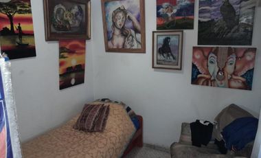 Casa en venta - 3 Dormitorios 2 Baños - Local - Lanús