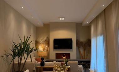 Casa en alquiler temporario - 3 Dormitorios 2 Baños - Mar del Plata