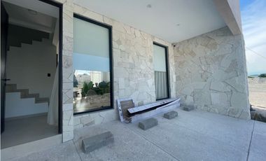 CASA NUEVA EN VENTA MODELO HARMONY  AMAILA RESIDENCIA VIGILANCIA