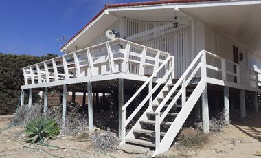 LINDA CASA EN GUANAQUEROS CON VISTA AL MAR