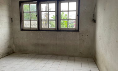 2-story detached house, location near the community. Can travel in and out easily using Sakae Ngam Road as the main road.