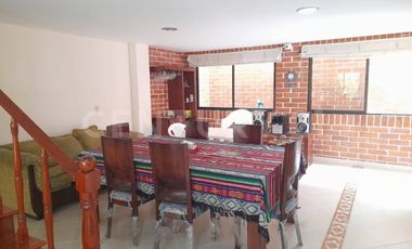 VENDO CASA EXPACIOSA EN SABANETA