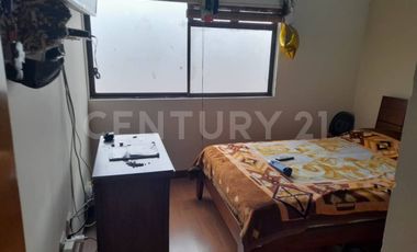VENDO CASA EXPACIOSA EN SABANETA