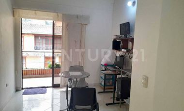 VENDO CASA EXPACIOSA EN SABANETA