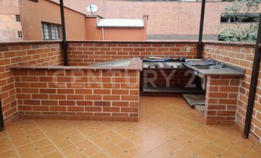 VENDO CASA EXPACIOSA EN SABANETA