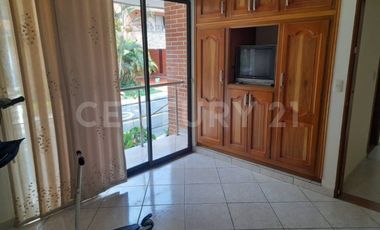 VENDO CASA EXPACIOSA EN SABANETA