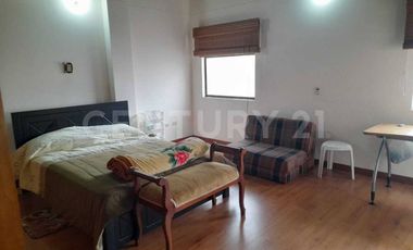 VENDO CASA EXPACIOSA EN SABANETA