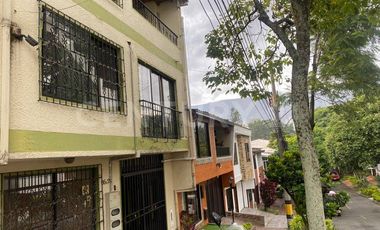 .VENTA DE CASA-LOTE  EN BARRIO GUAYABAL MEDELLIN