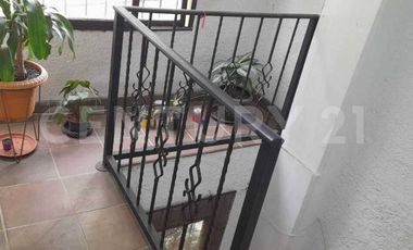 .VENTA DE CASA-LOTE  EN BARRIO GUAYABAL MEDELLIN