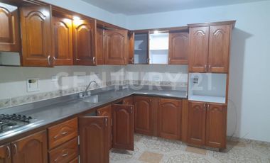 Apartamento en venta, amplio y segundo piso sector Restrepo Naranjo Sabaneta