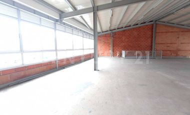 SE ARRIENDA LOCAL COMERCIAL O BODEGA  EN SAN JUAN MEDELLIN