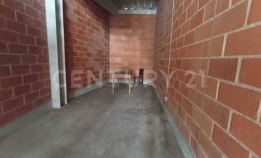SE ARRIENDA LOCAL COMERCIAL O BODEGA  EN SAN JUAN MEDELLIN