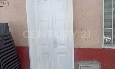 Se renta casa en la América