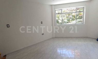 Se renta casa en la América