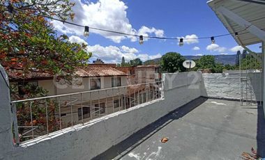 Se renta casa en la América