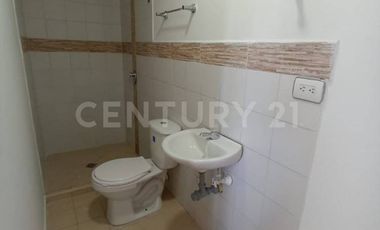 Se renta casa en la América