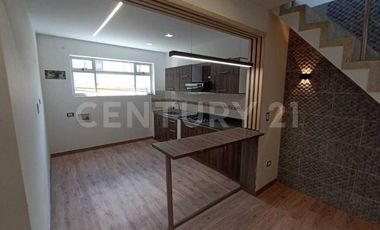 Se renta casa en la América