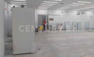 RENTO GRAN LOCAL COMERCIAL EN SABANETA