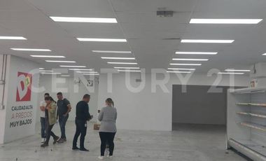 RENTO GRAN LOCAL COMERCIAL EN SABANETA