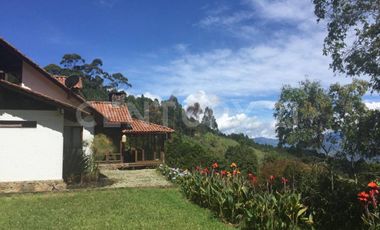 VENDO ESPECTACULAR CASA FINCA ENVIGADO