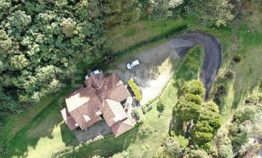 VENDO ESPECTACULAR CASA FINCA ENVIGADO