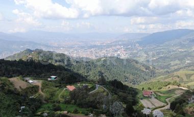 VENDO ESPECTACULAR CASA FINCA ENVIGADO