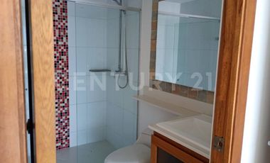 VENDE CONFORTABLE Y AMPLIO APARTAMENTO EN SABANETA