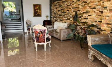 VIVE EL LUJO Y LA NATURALEZA EN UNA SOLA PROPIEDAD – EXCLUSIVA EN EL POBLADO