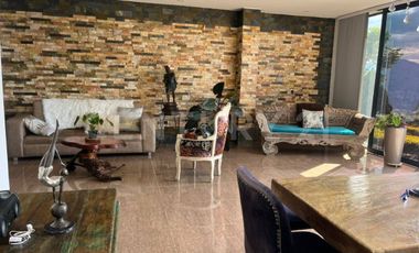 VIVE EL LUJO Y LA NATURALEZA EN UNA SOLA PROPIEDAD – EXCLUSIVA EN EL POBLADO