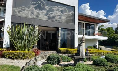 VIVE EL LUJO Y LA NATURALEZA EN UNA SOLA PROPIEDAD – EXCLUSIVA EN EL POBLADO