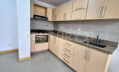 SE RENTA APARTAMENTO EN LOMA DEL ESMERALDAL ENVIGADO