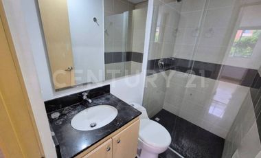 SE RENTA APARTAMENTO EN LOMA DEL ESMERALDAL ENVIGADO