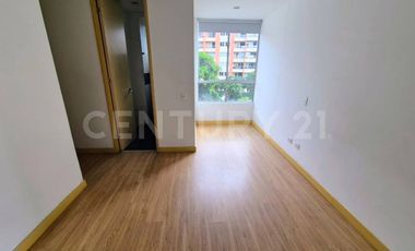 SE RENTA APARTAMENTO EN LOMA DEL ESMERALDAL ENVIGADO