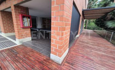 SE RENTA APARTAMENTO EN LOMA DEL ESMERALDAL ENVIGADO