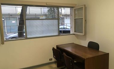 Oficina de 16 m2, 1 privado 1 baño, excelente ubicación