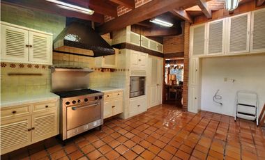 CASA EN VENTA, CLUB DE GOLF, AVNDARO.