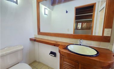 CASA EN VENTA, CLUB DE GOLF, AVNDARO.