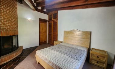 CASA EN VENTA, CLUB DE GOLF, AVNDARO.