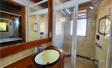 CASA EN VENTA, CLUB DE GOLF, AVNDARO.