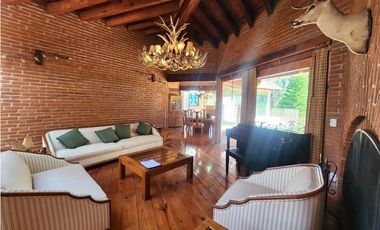 CASA EN VENTA, CLUB DE GOLF, AVNDARO.