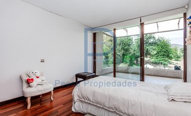 PRECIOSA CASA EN EXCLUSIVO CONDOMINIO DE VALLE ESCONDIDO