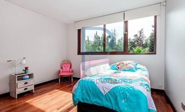 PRECIOSA CASA EN EXCLUSIVO CONDOMINIO DE VALLE ESCONDIDO