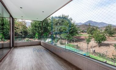 PRECIOSA CASA EN EXCLUSIVO CONDOMINIO DE VALLE ESCONDIDO