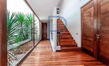 PRECIOSA CASA EN EXCLUSIVO CONDOMINIO DE VALLE ESCONDIDO