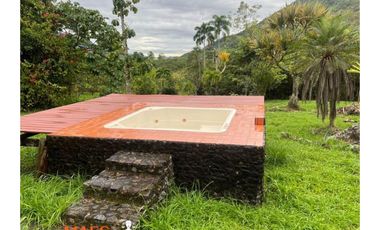 CASA FINCA EN VENTA – 579,62 M² CONSTRUIDOS EN CISNEROS, ANTIOQUIA