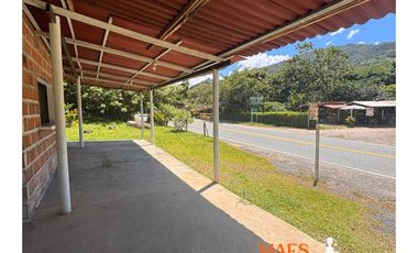 Casa campestre en venta, Cisneros, Antioquia