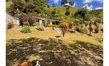Casa campestre en venta, Cisneros, Antioquia
