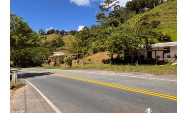 Casa campestre en venta, Cisneros, Antioquia
