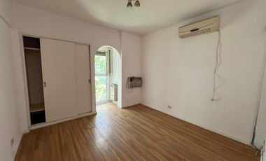 Departamento de 3 ambientes con cochera y baulera en venta en Martínez